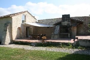 Vacation house for 6 people, surronded by our vineyard